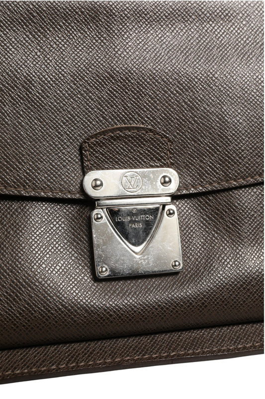 Louis Vuitton Belaia Clutch Taiga Leather