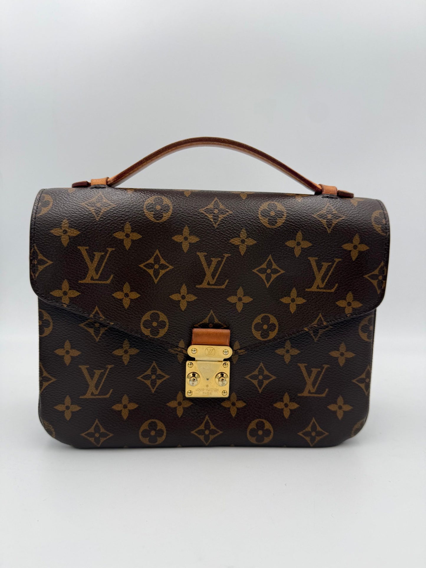 Louis Vuitton LOUIS VUITTON METIS Monogram Handbag