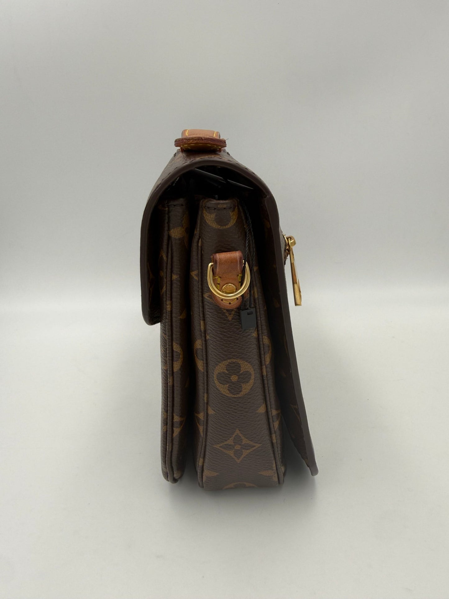 Louis Vuitton LOUIS VUITTON METIS Monogram Handbag