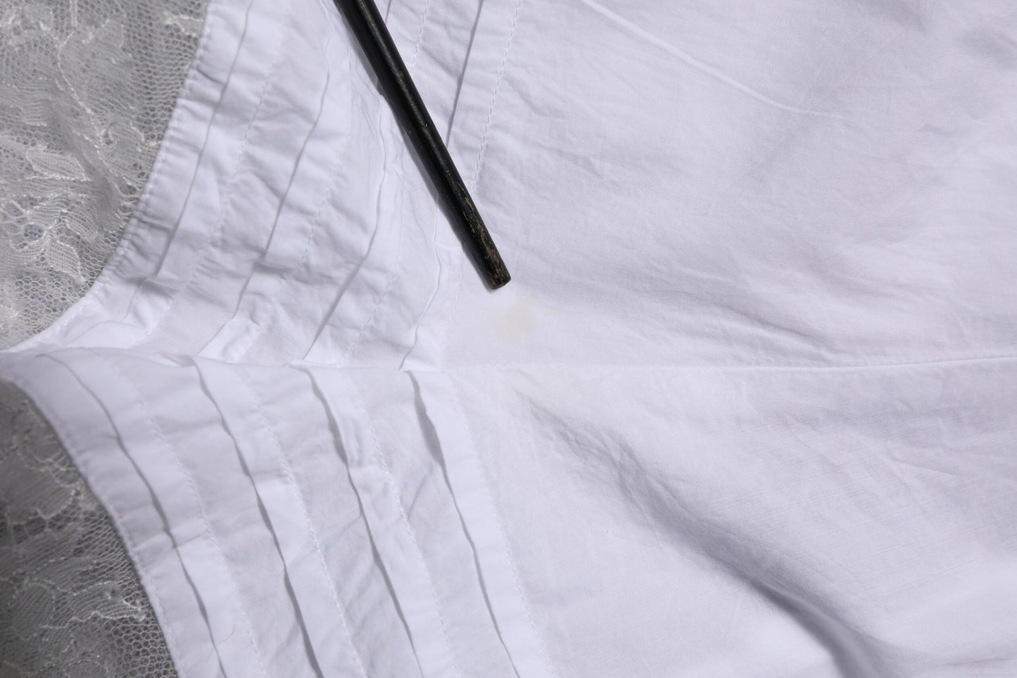 Dolce & Gabbana White Lace Paneled Cotton High Waisted Shorts